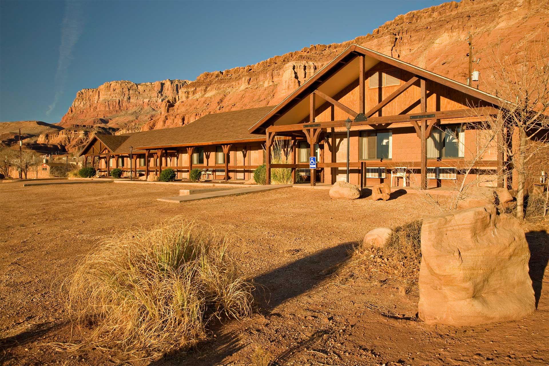 Cliff Dwellers Lodge logo